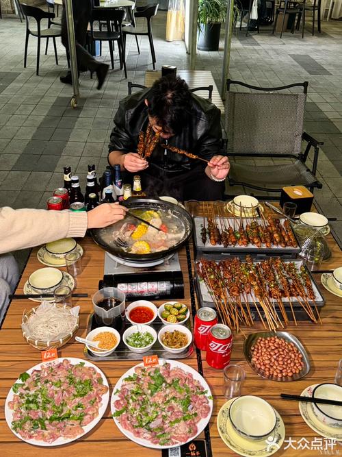 新门内部资料最快更新和游客重庆吃烧烤被宰与游客重庆吃烧烤被宰视频